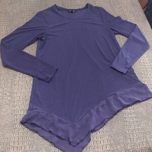 Simply Vera Vera Wang purple tunic top with satin trim, size medium